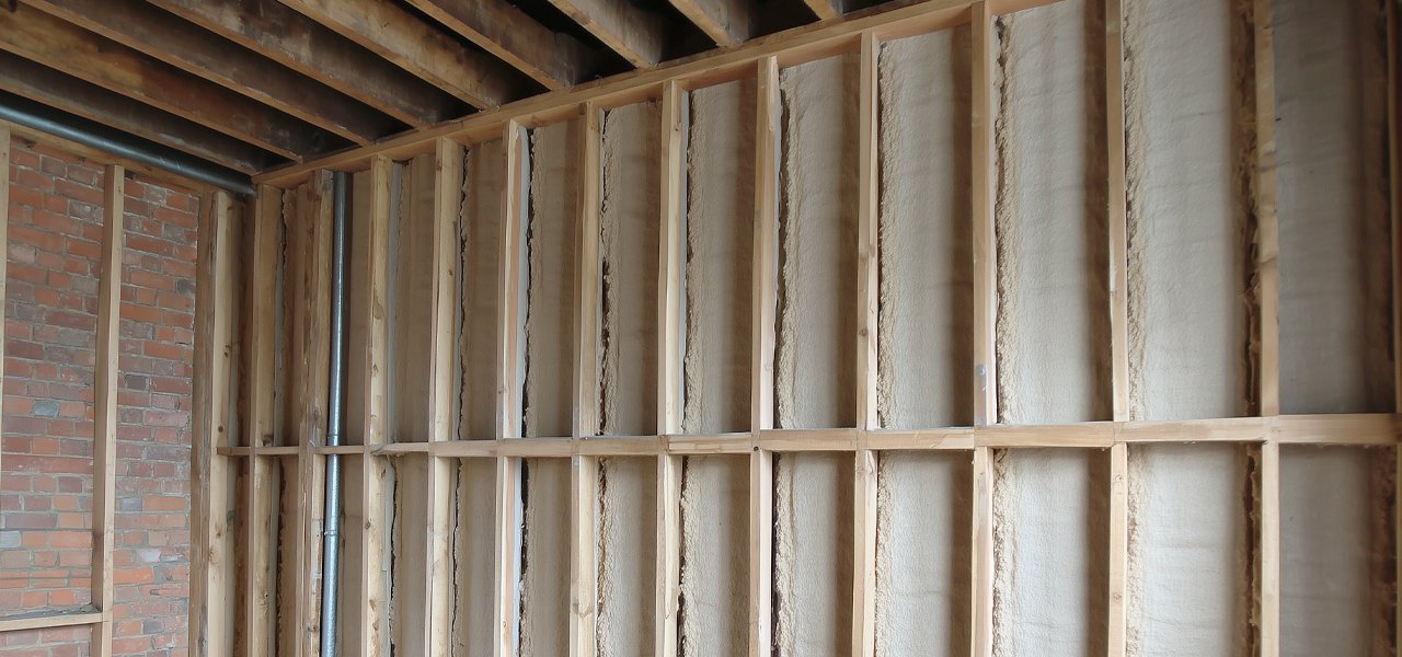 Timber stud wall to tile